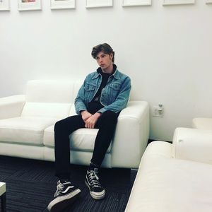 Meet your Posher, Grayson